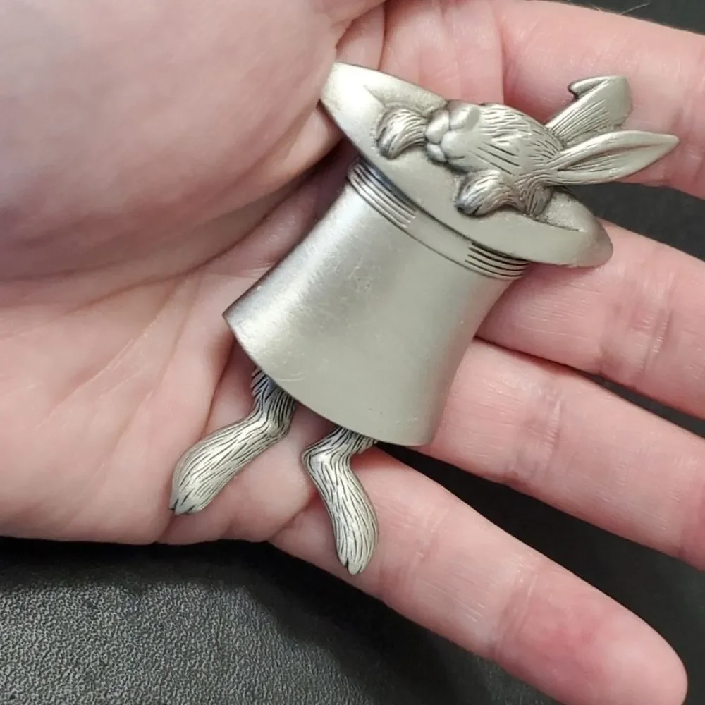 JJ vintage rabbit in a hat brooch